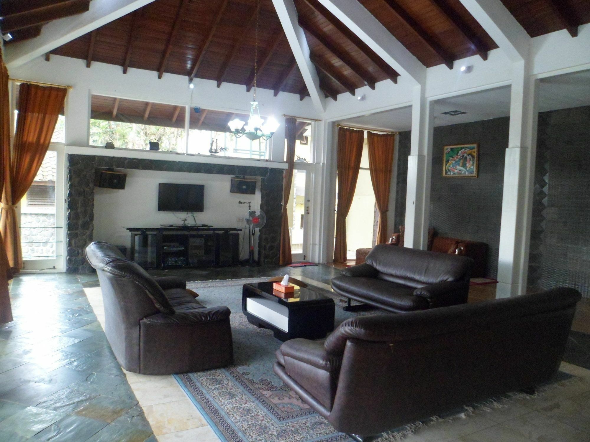 Villa Bukit Danau Cipanas  Exterior photo